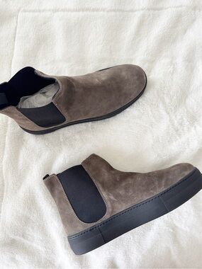 Frau Italian gray black minimalist suede platform Chelse ankle boots size 40/9
